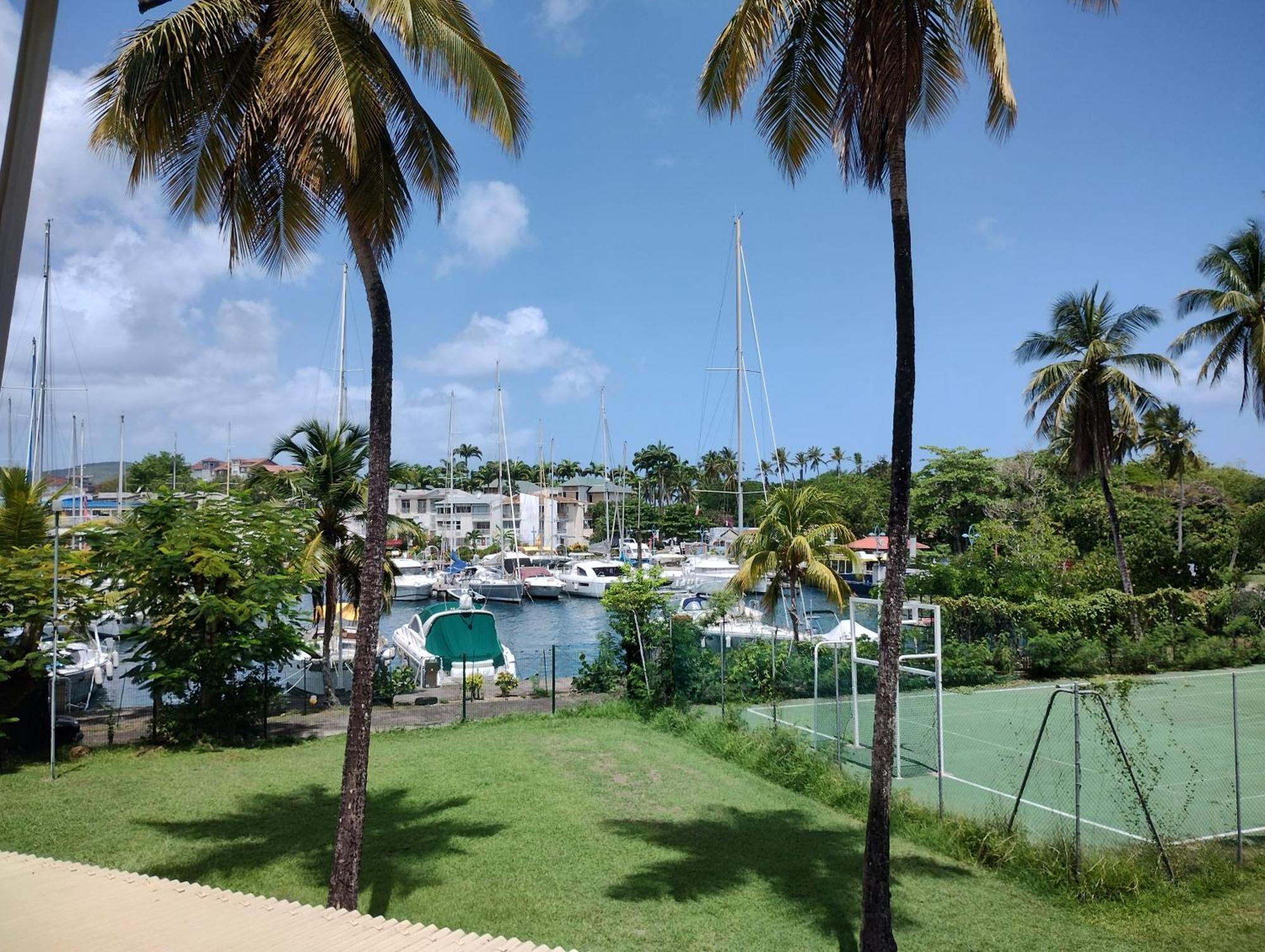 Charmant T1 Avec Vue Sur Marina Les Trois-Ilets Exteriör bild